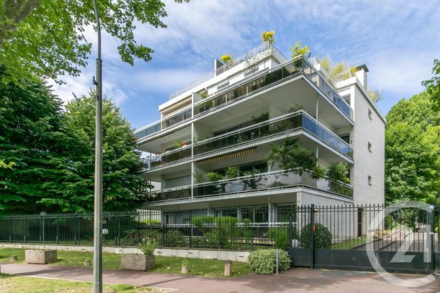  - LA VARENNE ST HILAIRE - 