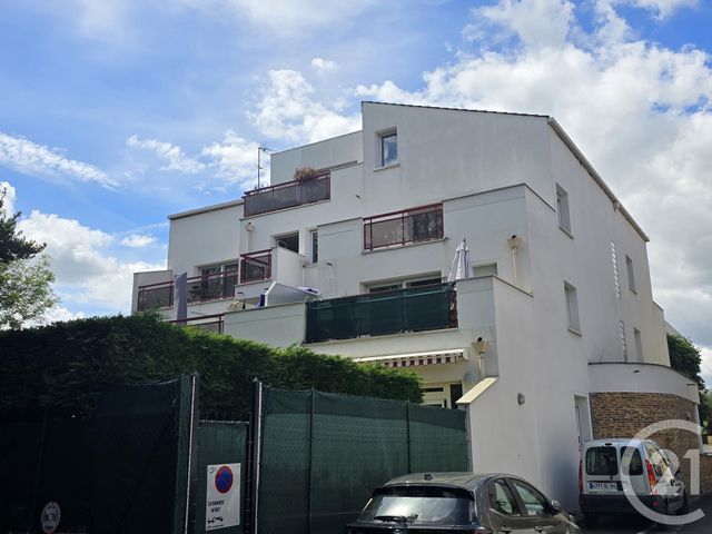  - LA VARENNE ST HILAIRE - 