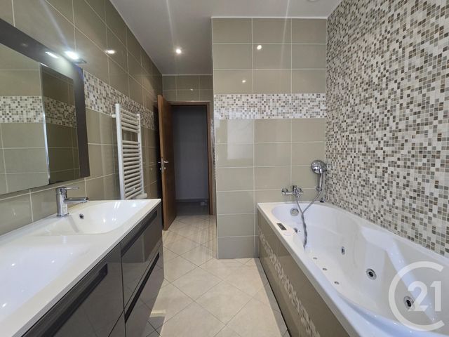 Afficher la photo en grand maison à vendre - 5 pièces - 111.21 m2 - ST MAUR DES FOSSES - 94 - ILE-DE-FRANCE - Century 21 Immo Bac