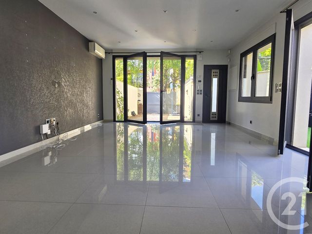 Afficher la photo en grand maison à vendre - 5 pièces - 111.21 m2 - ST MAUR DES FOSSES - 94 - ILE-DE-FRANCE - Century 21 Immo Bac