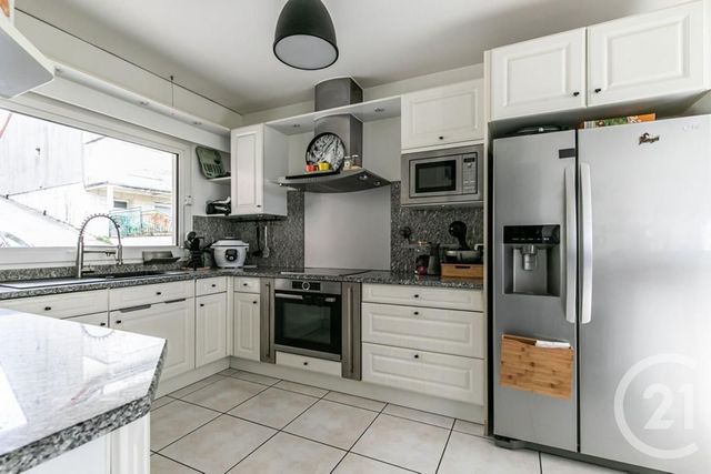 maison à vendre - 9 pièces - 214.27 m2 - CHENNEVIERES SUR MARNE - 94 - ILE-DE-FRANCE - Century 21 Immo Bac