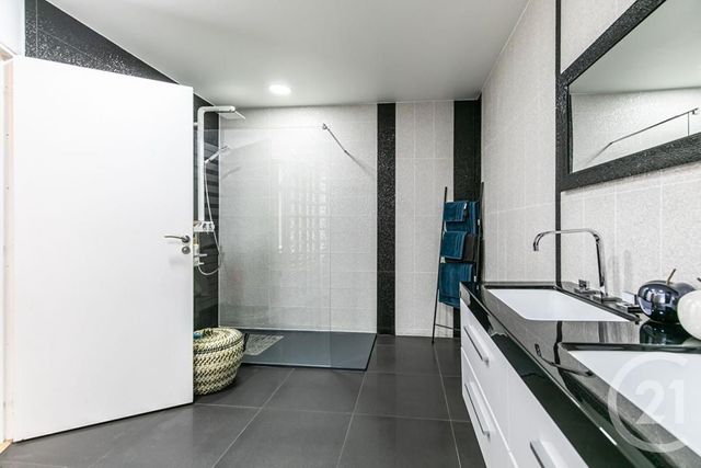 maison à vendre - 9 pièces - 214.27 m2 - CHENNEVIERES SUR MARNE - 94 - ILE-DE-FRANCE - Century 21 Immo Bac