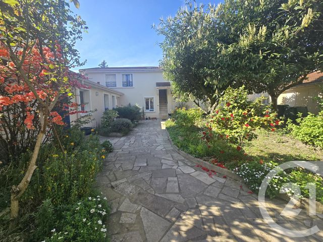 Immeuble à vendre ST MAUR DES FOSSES