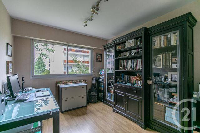 Afficher la photo en grand Appartement F4 à vendre - 4 pièces - 87.97 m2 - ST MAUR DES FOSSES - 94 - ILE-DE-FRANCE - Century 21 Immo Bac