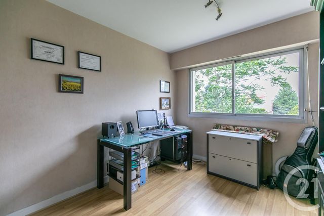 Afficher la photo en grand Appartement F4 à vendre - 4 pièces - 87.97 m2 - ST MAUR DES FOSSES - 94 - ILE-DE-FRANCE - Century 21 Immo Bac