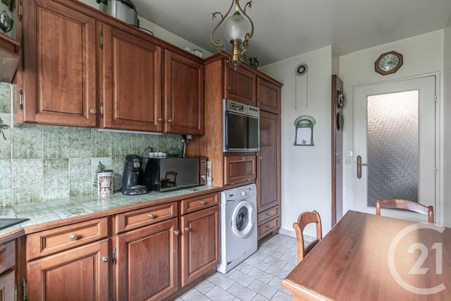 Afficher la photo en grand Appartement F4 à vendre - 4 pièces - 87.97 m2 - ST MAUR DES FOSSES - 94 - ILE-DE-FRANCE - Century 21 Immo Bac