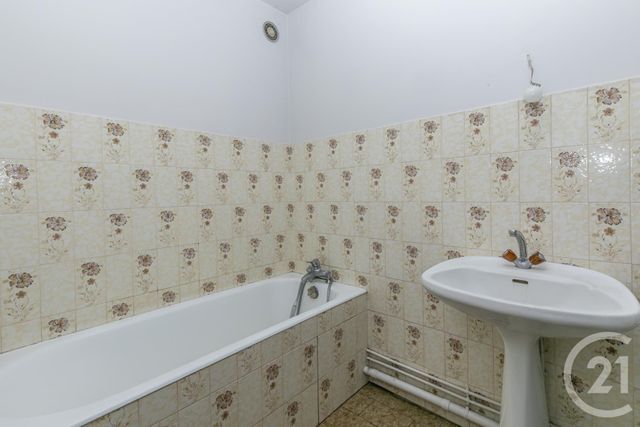 Afficher la photo en grand Appartement F4 à vendre - 4 pièces - 87.97 m2 - ST MAUR DES FOSSES - 94 - ILE-DE-FRANCE - Century 21 Immo Bac