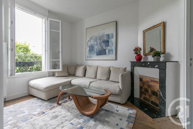  - LA VARENNE ST HILAIRE - 