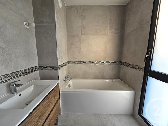 Appartement F5 à vendre - 6 pièces - 127.7 m2 - ST MAUR DES FOSSES - 94 - ILE-DE-FRANCE - Century 21 Immo Bac