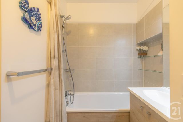 Appartement Duplex à vendre - 5 pièces - 92.16 m2 - CHENNEVIERES SUR MARNE - 94 - ILE-DE-FRANCE - Century 21 Immo Bac