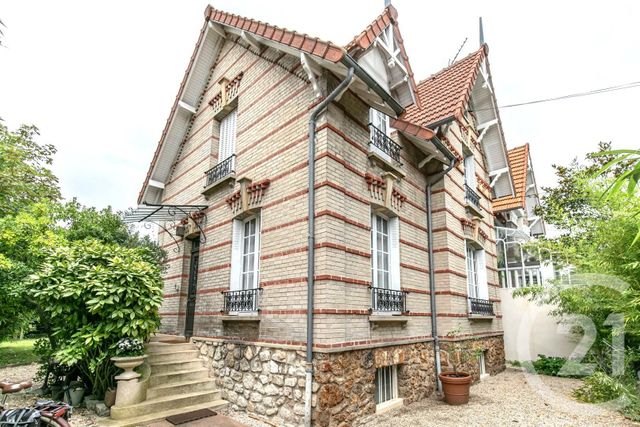  - LA VARENNE ST HILAIRE - 