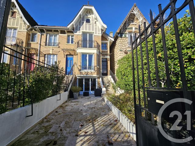 Maison à vendre LA VARENNE ST HILAIRE