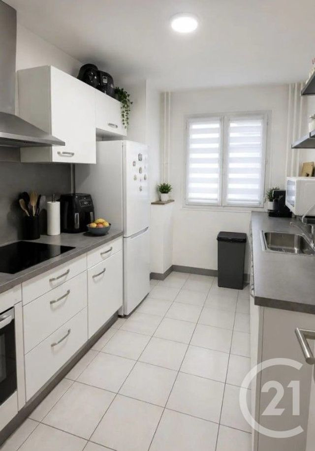 Appartement F3 à vendre - 3 pièces - 61.53 m2 - ST MAUR DES FOSSES - 94 - ILE-DE-FRANCE - Century 21 Immo Bac
