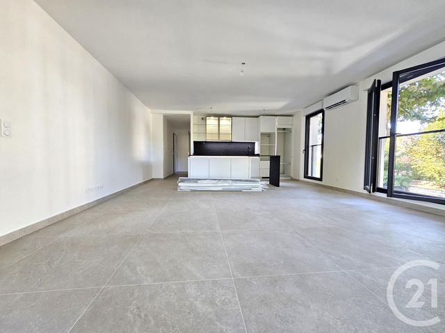 Afficher la photo en grand Appartement F3 à vendre - 3 pièces - 81.02 m2 - ST MAUR DES FOSSES - 94 - ILE-DE-FRANCE - Century 21 Immo Bac