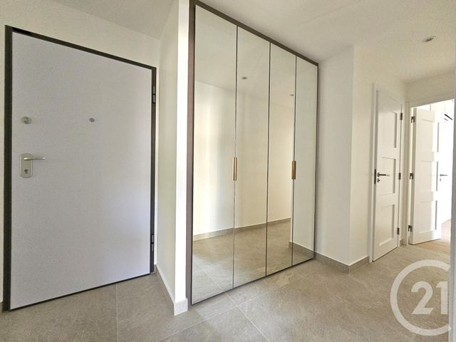 Afficher la photo en grand Appartement F3 à vendre - 3 pièces - 81.02 m2 - ST MAUR DES FOSSES - 94 - ILE-DE-FRANCE - Century 21 Immo Bac