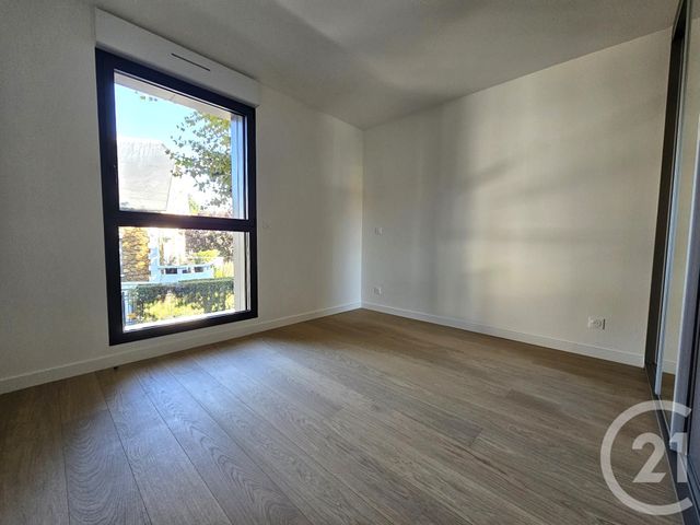 Afficher la photo en grand Appartement F3 à vendre - 3 pièces - 81.02 m2 - ST MAUR DES FOSSES - 94 - ILE-DE-FRANCE - Century 21 Immo Bac