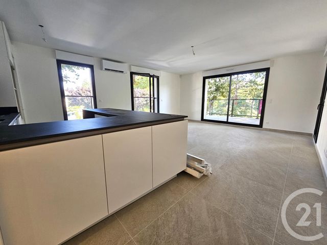 Afficher la photo en grand Appartement F3 à vendre - 3 pièces - 81.02 m2 - ST MAUR DES FOSSES - 94 - ILE-DE-FRANCE - Century 21 Immo Bac