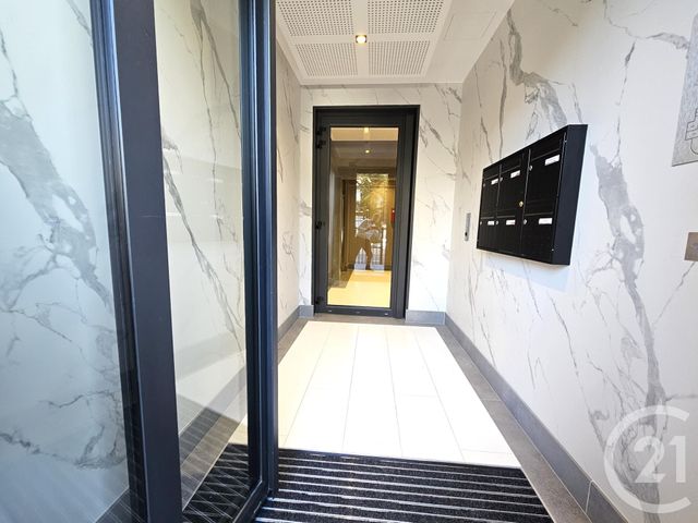 Afficher la photo en grand Appartement F3 à vendre - 3 pièces - 81.02 m2 - ST MAUR DES FOSSES - 94 - ILE-DE-FRANCE - Century 21 Immo Bac