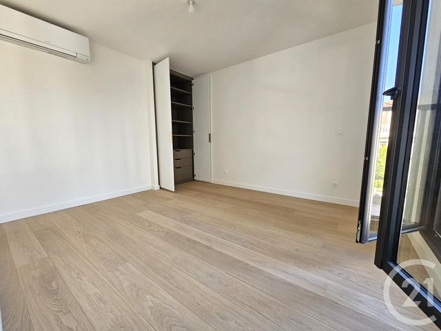 Afficher la photo en grand Appartement F3 à vendre - 3 pièces - 81.02 m2 - ST MAUR DES FOSSES - 94 - ILE-DE-FRANCE - Century 21 Immo Bac