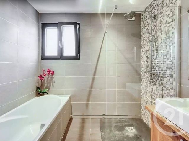 maison à vendre - 5 pièces - 147.45 m2 - LA VARENNE ST HILAIRE - 94 - ILE-DE-FRANCE - Century 21 Immo Bac