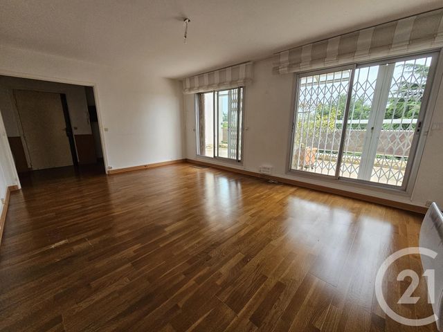 Appartement F3 à vendre - 3 pièces - 76.17 m2 - ST MAUR DES FOSSES - 94 - ILE-DE-FRANCE - Century 21 Immo Bac