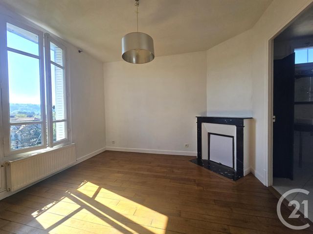  - LA VARENNE ST HILAIRE - 