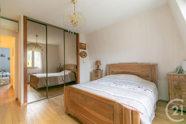 maison à vendre - 7 pièces - 154.32 m2 - LA VARENNE ST HILAIRE - 94 - ILE-DE-FRANCE - Century 21 Immo Bac