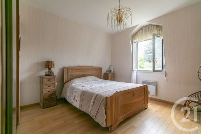 maison à vendre - 7 pièces - 154.32 m2 - LA VARENNE ST HILAIRE - 94 - ILE-DE-FRANCE - Century 21 Immo Bac