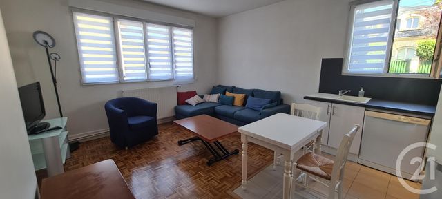 Appartement F2 à louer - 2 pièces - 39.2 m2 - ST MAUR DES FOSSES - 94 - ILE-DE-FRANCE - Century 21 Immo Bac