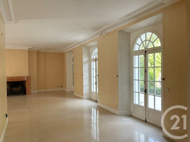 maison à vendre - 7 pièces - 274.33 m2 - ST MAUR DES FOSSES - 94 - ILE-DE-FRANCE - Century 21 Immo Bac