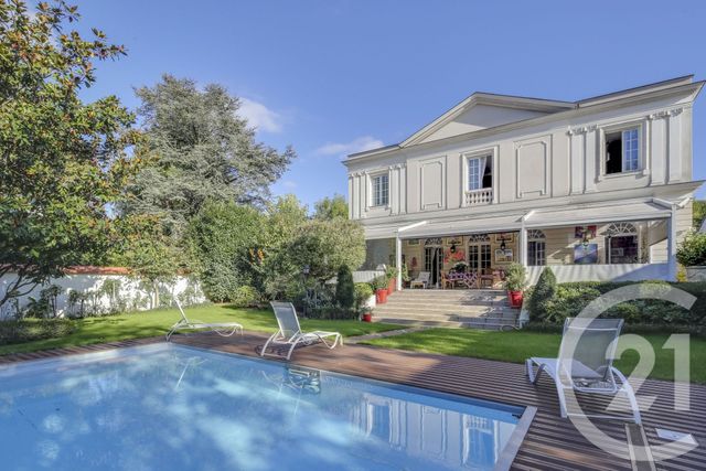 maison à vendre - 7 pièces - 274.33 m2 - ST MAUR DES FOSSES - 94 - ILE-DE-FRANCE - Century 21 Immo Bac