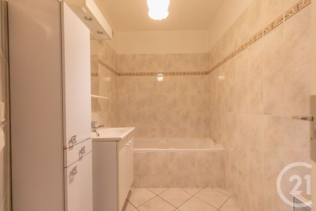 Appartement F5 à vendre - 5 pièces - 100.92 m2 - ST MAUR DES FOSSES - 94 - ILE-DE-FRANCE - Century 21 Immo Bac