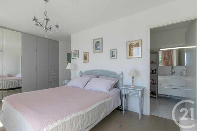 Appartement F5 à vendre - 5 pièces - 96.83 m2 - LA VARENNE ST HILAIRE - 94 - ILE-DE-FRANCE - Century 21 Immo Bac