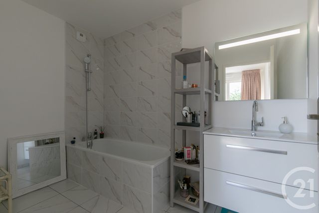 Appartement F5 à vendre - 5 pièces - 96.83 m2 - LA VARENNE ST HILAIRE - 94 - ILE-DE-FRANCE - Century 21 Immo Bac