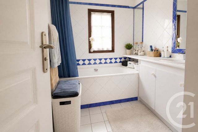Appartement F3 à vendre - 3 pièces - 50.82 m2 - LA VARENNE ST HILAIRE - 94 - ILE-DE-FRANCE - Century 21 Immo Bac