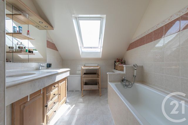 maison à vendre - 7 pièces - 130.93 m2 - ST MAUR DES FOSSES - 94 - ILE-DE-FRANCE - Century 21 Immo Bac