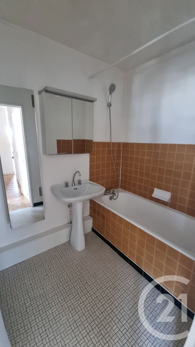 Appartement F3 à vendre - 3 pièces - 52.8 m2 - PARIS - 75017 - ILE-DE-FRANCE - Century 21 Immo Bac
