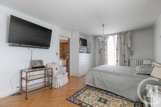 maison à vendre - 8 pièces - 301.54 m2 - ST MAUR DES FOSSES - 94 - ILE-DE-FRANCE - Century 21 Immo Bac