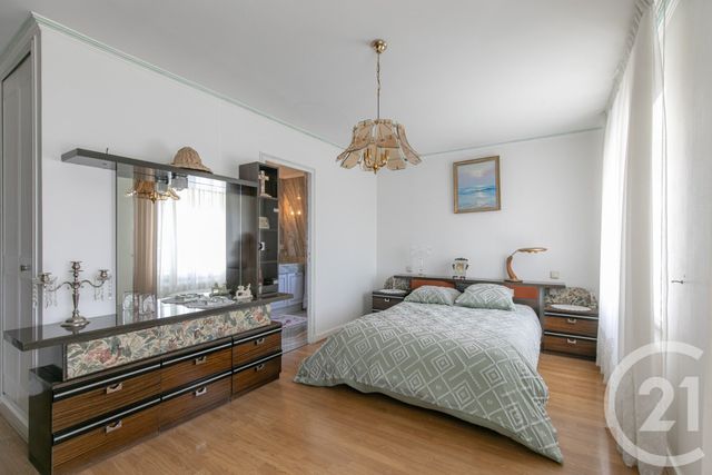 maison à vendre - 8 pièces - 301.54 m2 - ST MAUR DES FOSSES - 94 - ILE-DE-FRANCE - Century 21 Immo Bac
