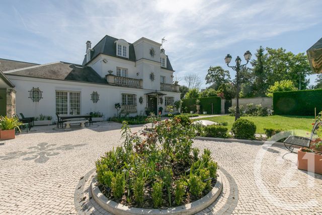 maison à vendre - 8 pièces - 301.54 m2 - ST MAUR DES FOSSES - 94 - ILE-DE-FRANCE - Century 21 Immo Bac