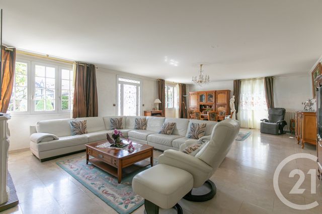maison à vendre - 8 pièces - 301.54 m2 - ST MAUR DES FOSSES - 94 - ILE-DE-FRANCE - Century 21 Immo Bac