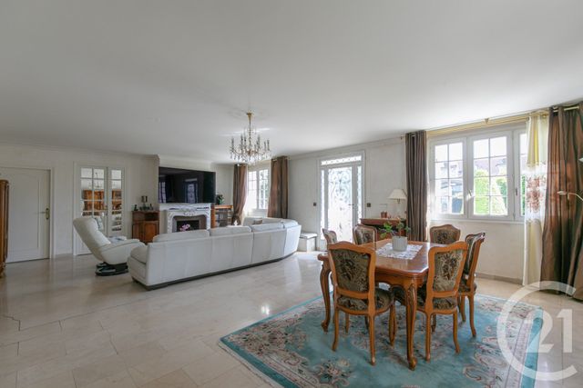 maison à vendre - 8 pièces - 301.54 m2 - ST MAUR DES FOSSES - 94 - ILE-DE-FRANCE - Century 21 Immo Bac