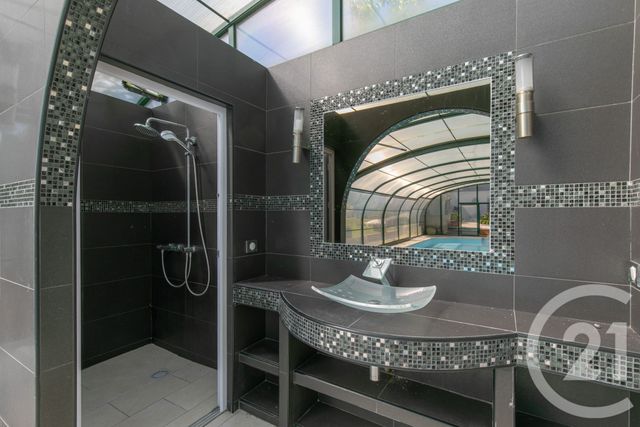 maison à vendre - 8 pièces - 301.54 m2 - ST MAUR DES FOSSES - 94 - ILE-DE-FRANCE - Century 21 Immo Bac