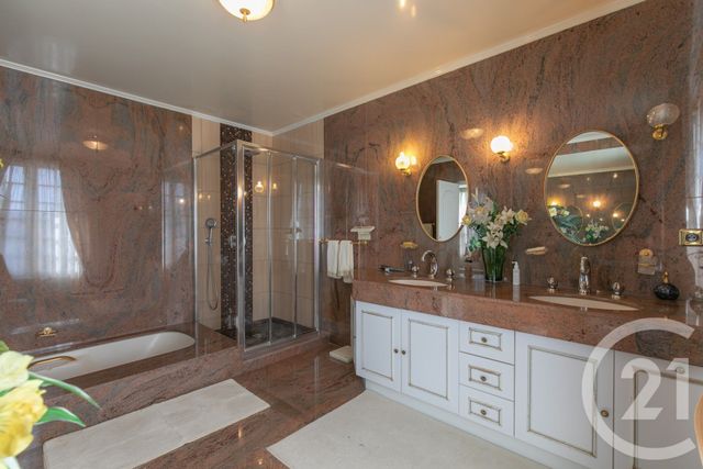 maison à vendre - 8 pièces - 301.54 m2 - ST MAUR DES FOSSES - 94 - ILE-DE-FRANCE - Century 21 Immo Bac