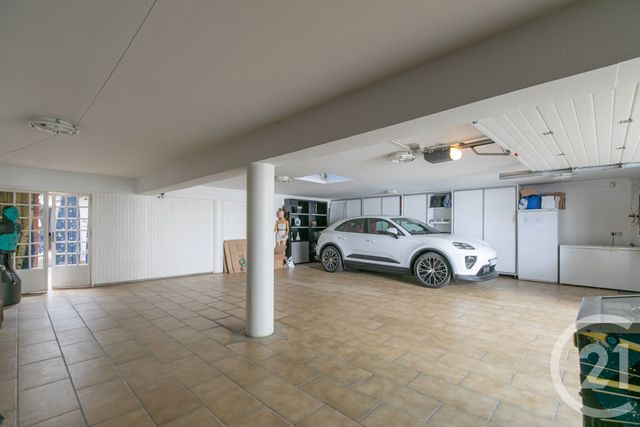 maison à vendre - 8 pièces - 301.54 m2 - ST MAUR DES FOSSES - 94 - ILE-DE-FRANCE - Century 21 Immo Bac