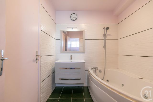 Appartement F3 à vendre - 3 pièces - 72.34 m2 - ST MAUR DES FOSSES - 94 - ILE-DE-FRANCE - Century 21 Immo Bac