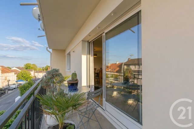Appartement Duplex à vendre - 6 pièces - 104.63 m2 - CHENNEVIERES SUR MARNE - 94 - ILE-DE-FRANCE - Century 21 Immo Bac
