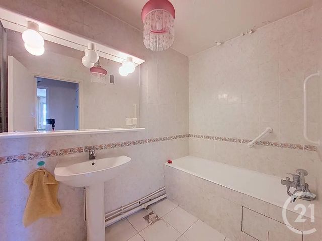 Appartement F4 à vendre - 4 pièces - 93.71 m2 - ST MAUR DES FOSSES - 94 - ILE-DE-FRANCE - Century 21 Immo Bac