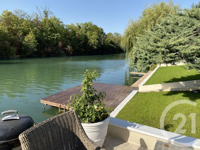 maison à louer - 5 pièces - 233.28 m2 - CHENNEVIERES SUR MARNE - 94 - ILE-DE-FRANCE - Century 21 Immo Bac
