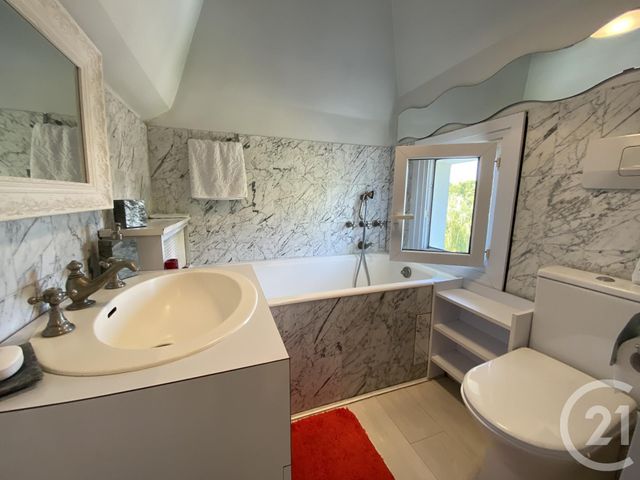 maison à louer - 5 pièces - 233.28 m2 - CHENNEVIERES SUR MARNE - 94 - ILE-DE-FRANCE - Century 21 Immo Bac